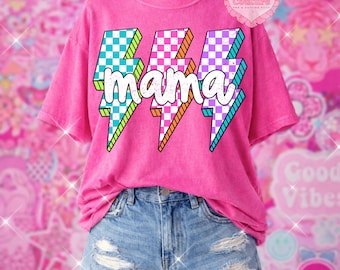 Mamá a cuadros con rayos PNG, Mamá con rayo neón PNG, Mamá retro PNG, Camiseta de mamá PNG, Mamá neón PNG, Mamá rockera, Grunge, DTF, DTG #1