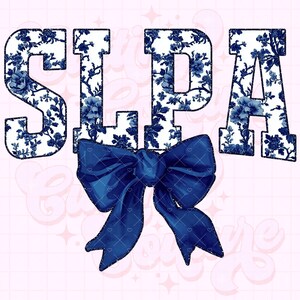 SLPA Png, Slpa in tela blu navy Png, Slpa floreale Png, Chinoiserie Png, DTG, DTF, Assistente logopedista Png, Maglietta Slpa Png #24