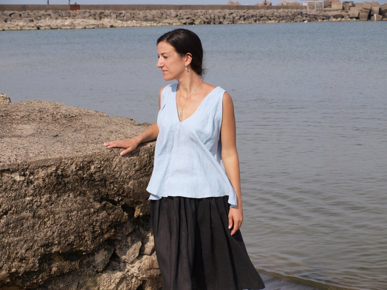 Simple V-necked sleeveless linen top Linen tank top Basic linen top Linen blouse in V neck