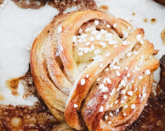 DIY Swedish Kanelbullar Baking Kit: Festive Scandinavian Cinnamon Buns