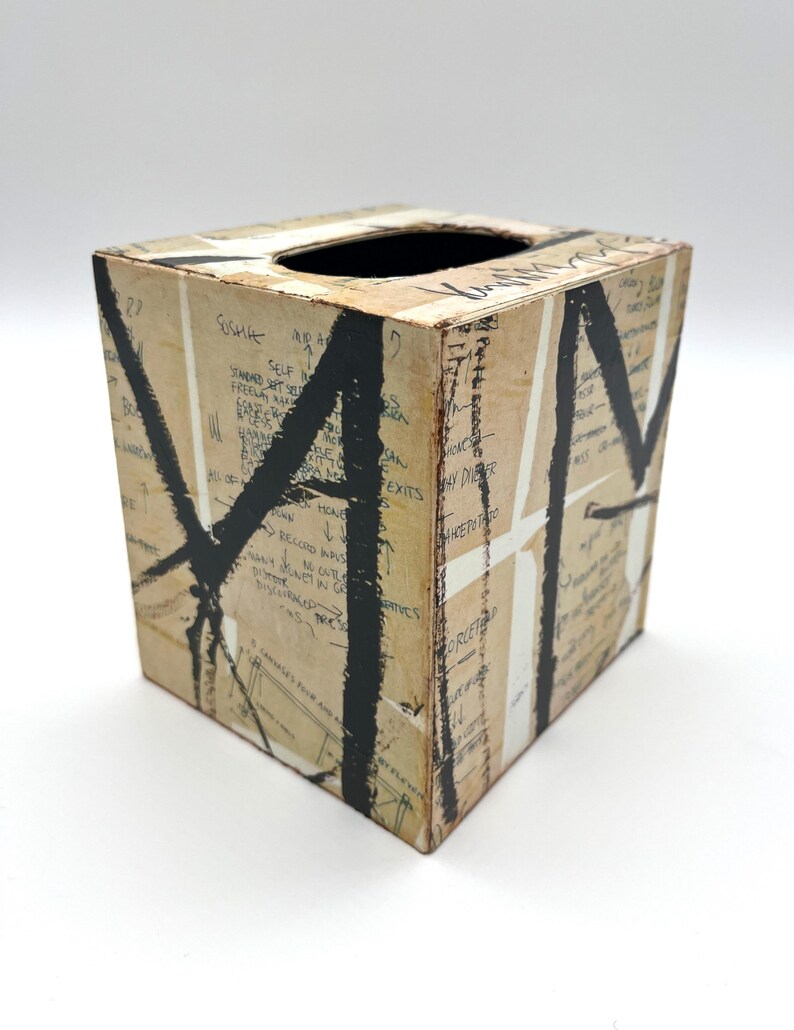 Upcycled Basquiat Tissue Holder |Handmade Neo-Expressionist Street Art Decor bild 3