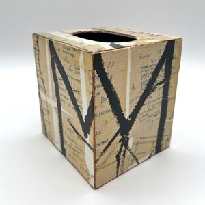 Upcycled Basquiat Tissue Holder |Handmade Neo-Expressionist Street Art Decor bild 4