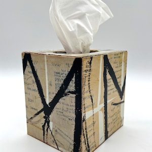 Upcycled Basquiat Tissue Holder |Handmade Neo-Expressionist Street Art Decor bild 1