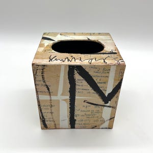 Upcycled Basquiat Tissue Holder |Handmade Neo-Expressionist Street Art Decor bild 2