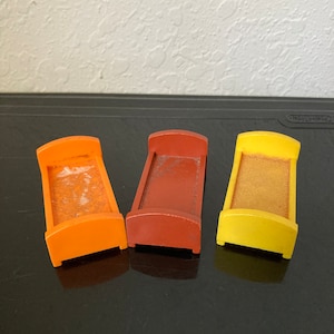 Vintage Fisher Price Little People Beds Play Set