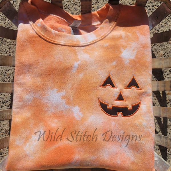 Pumpkin Embroidered Crewneck, Tie Dye Sweatshirt, Pumpkin Face Shirt, Jack-o-lantern Sweatshirt, Halloween Sweatshirt, Fall, Spooky Season