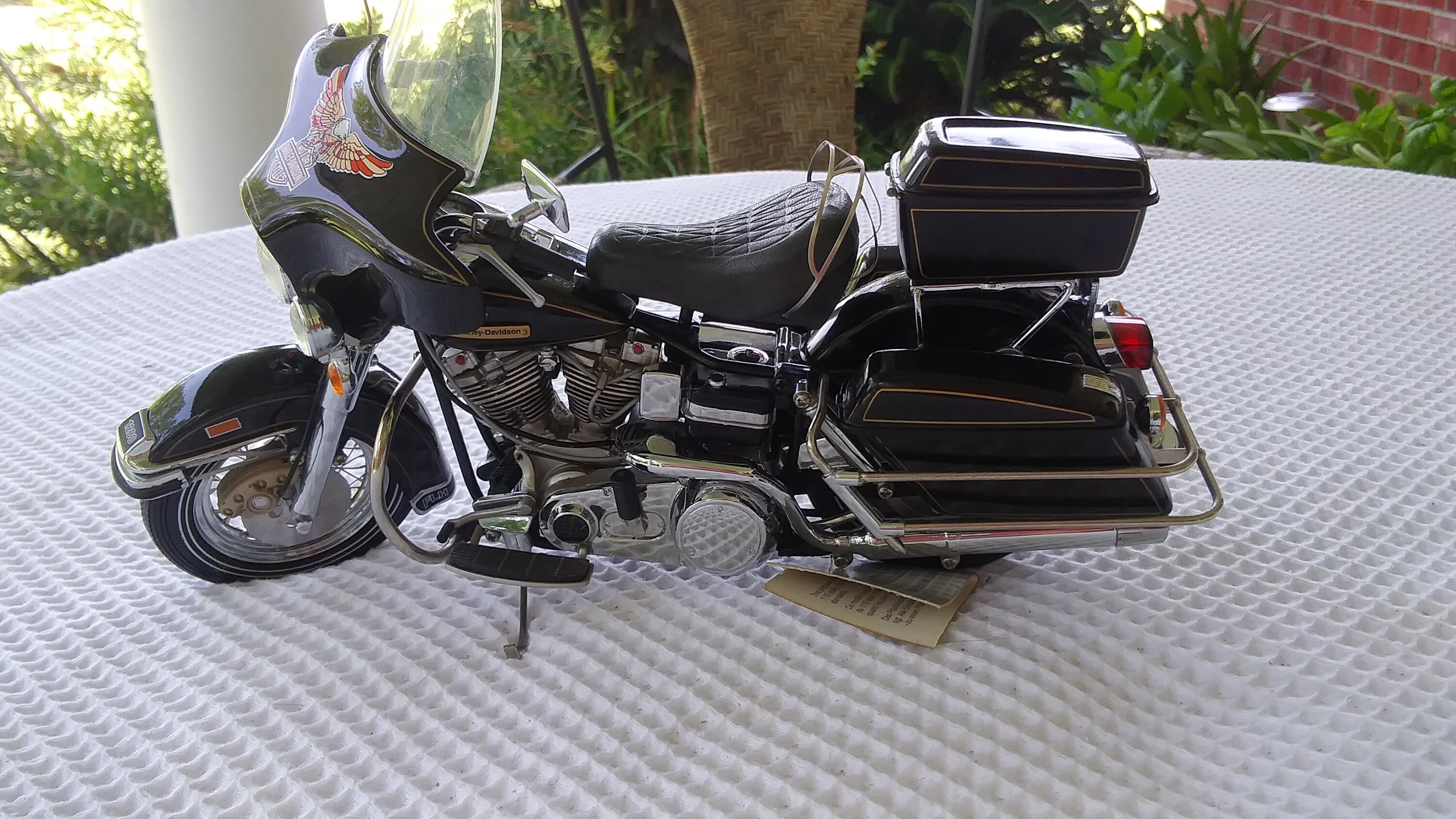 Franklin Mint 1:10 Scale 1976 Harley Davidson Electra Glide