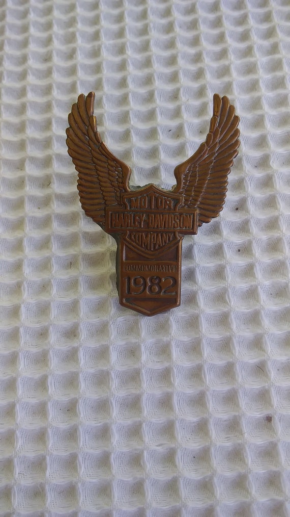 1982 Harley Davidson fender emblem Gem