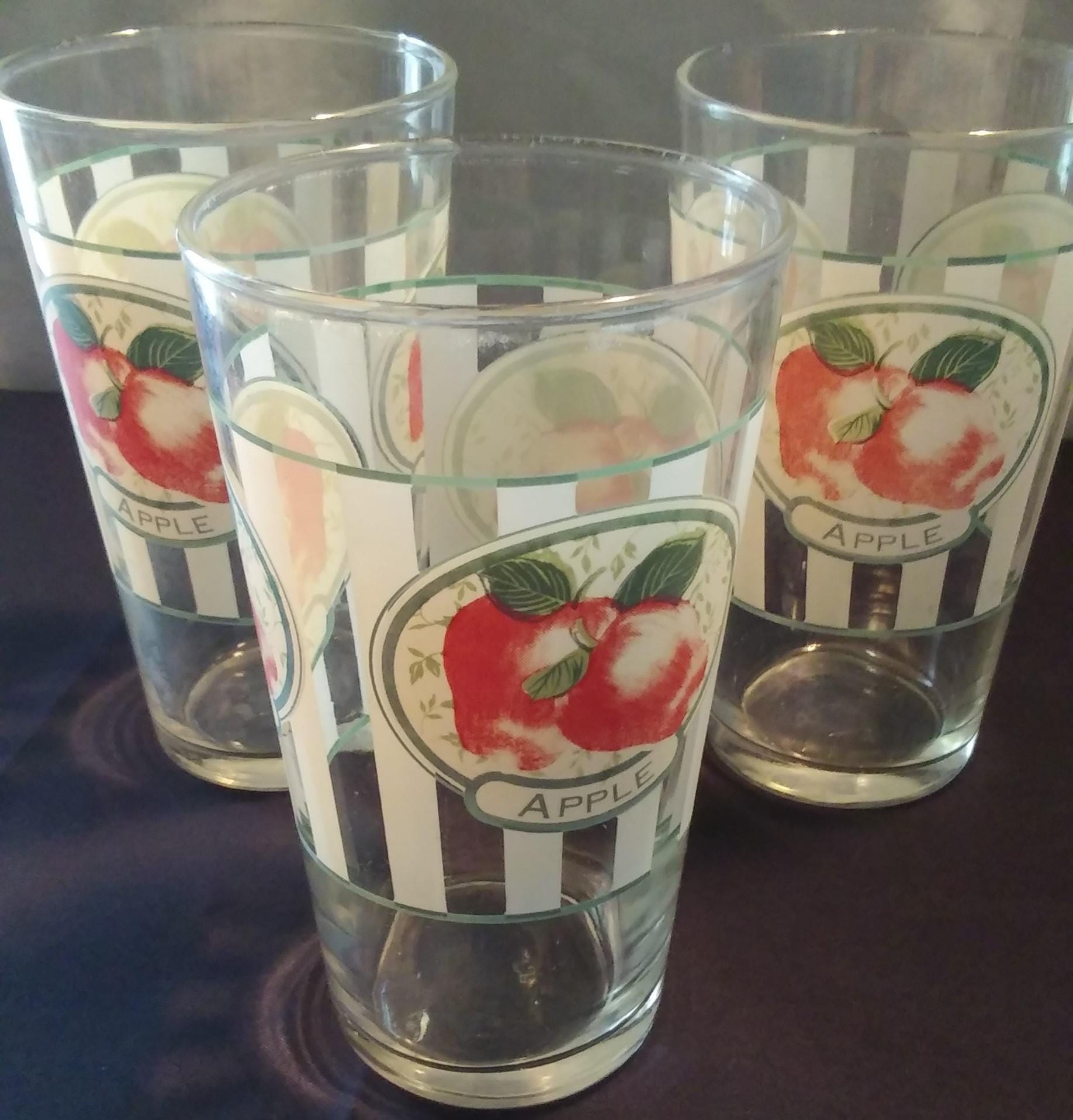 vintage rare Libbey's drinking glasses with apple design.