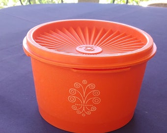 Boîte tupperware orange