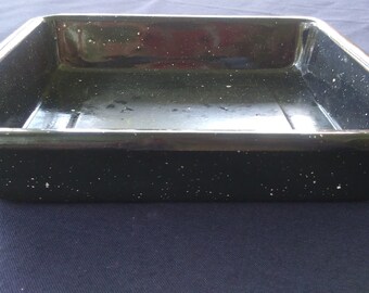 Sartén cuadrada vintage de metal Graniteware, azul oscuro con motas.