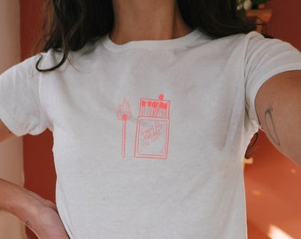 Camiseta de algodón para bebé Crescent City Light It Up Match Matchbox Y2K, fandom de SJM, ACOTAR, Danika, Pack of Devils, Ruhn, Danaan, Bryce, Quinlan, Hunt, Athalar