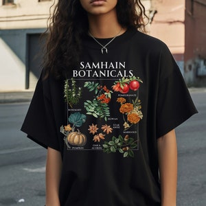 Samhain Botanicals Herbology Tee Shirt Witchy Cottagecore Halloween Wiel van het Jaar Groene Heks Wild Flower Chart Tshirt Herfst Esthetisch
