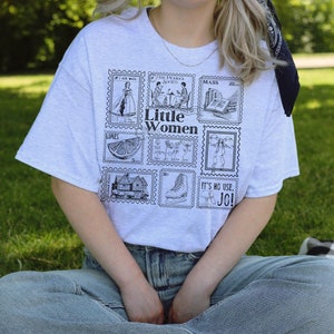 T-shirt de la collection de timbres littéraires Little Women * Cottagecore March Sisters Meg Jo Beth Amy Greetings from Book Fandom Merch Cadeau livresques