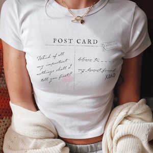 Jane Austen Postkarte Coquette y2k Baumwolle Baby Tee * Stolz & Vorurteil 20 Jahre Jubiläum Merch * Fandom Leseratte Geschenk Hand Flex