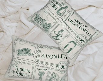 Almohada de doble cara de Ana de las Tejas Verdes en Avonlea * Idea de regalo de Navidad para amantes de los libros, lectores y amantes de los libros de estilo cottagecore de estética literaria Anne with an E