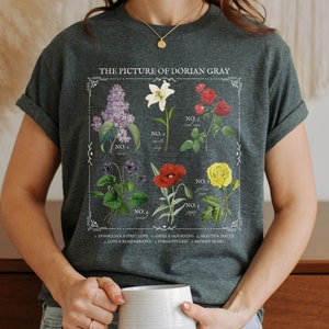 Foto van Dorian Gray literaire bloemenkaart * Kruidenkunde Floral Tee Shirt Bookish Bookworm Gift Oscar Wilde Dichter Literatuur Dark Academia