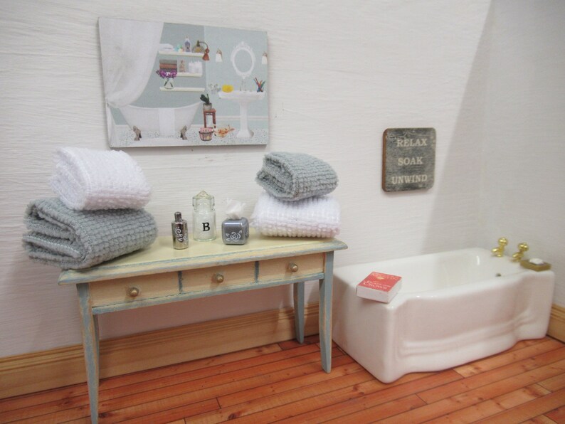 Dolls House Towels 4 Grey & White With Tissue Box Bath Salts and