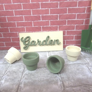 Dolls House Garden Sign with 4 Flower Pots Green and Cream Colour 1:12th Scale Miniatures
