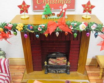 Dolls House Christmas Garland 1:12 Scale Miniature Fireplace Decoration