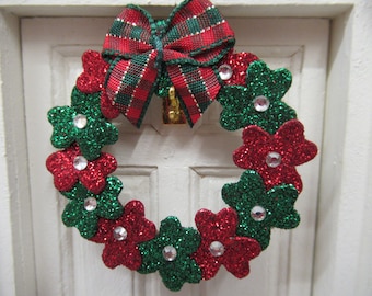 1:12 Scale Christmas Wreath with Flowers and a Tartan Bow Miniature Door Xmas Decoration