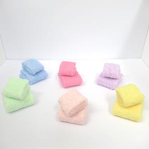 Dolls House Towels Soft Bath and Hand Towel Choice of Colours 1:12th Scale
