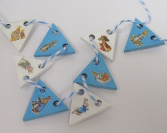 Dolls House Nursery Bunting Peter Rabbit 8 Miniature Blue & White Wood Flags 1:12 Scale