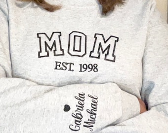 Mama Embroidered Sweatshirt, Custom Mama Shirt With Kids Names, Heart On Sleeve, Pregnancy Reveal Hoodie Gift For New Mom, Mother's Day Gift