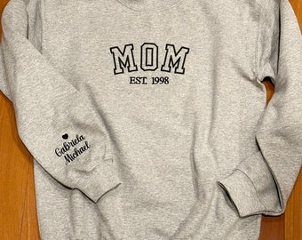 Mama Embroidered Sweatshirt, Custom Mama Shirt With Kids Names, Heart On Sleeve, Pregnancy Reveal Hoodie Gift For New Mom, Mother's Day Gift