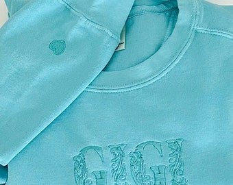Mama Embroidered Sweatshirt, Custom Mama Shirt With Kids Names, Heart On Sleeve, Pregnancy Reveal Hoodie Gift For New Mom, Mother's Day Gift
