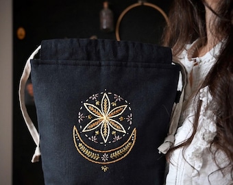 Embroidered Linen Knitting Project Bag: Drawstring Yarn Storage