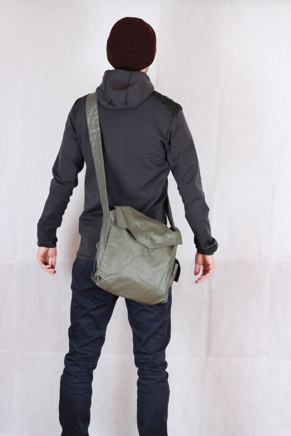 mens waterproof messenger bag