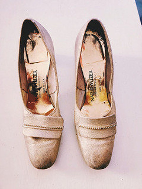 Vintage Gold Naturalizer Shoes