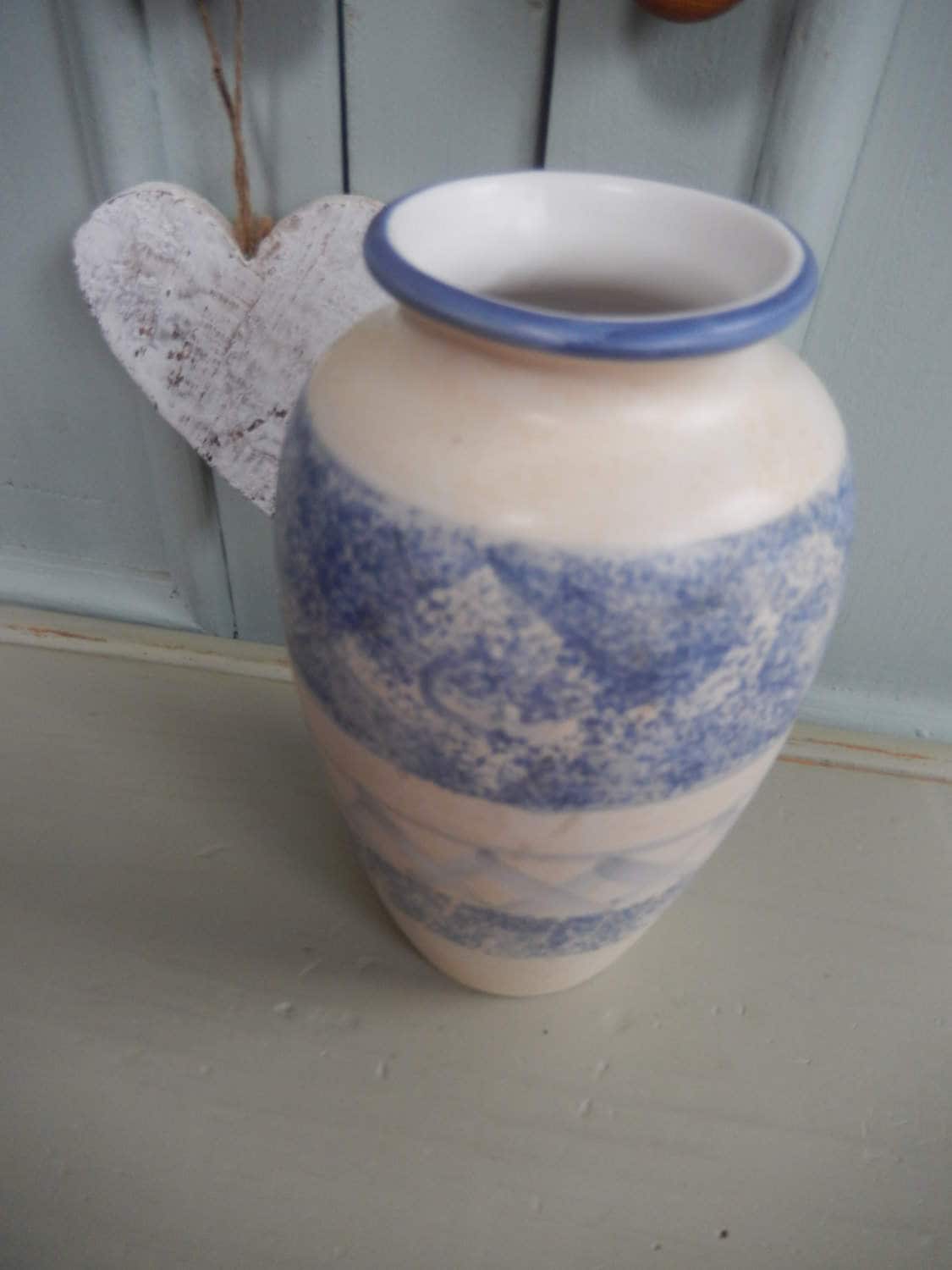 Jeff Banks Light Cream/White Square Bottom Vase Ports Of Call 19 cm 75793 