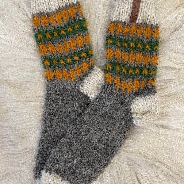 Chaussettes en laine tricotées à la main Pure Sheep Wool 100% Natural Warm // Chaussettes unisexes // Chaussettes d’hiver tricotées // Thérapeutique // Toutes tailles / Cadeau pour elle