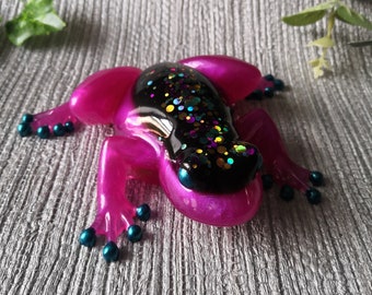 Frog Ornament, Frog Gift, Amphibian statue, Alternative home decor, Unusual Gift, Frog Decoration, Frog Figurine, Pink Frog, Toad Ornament