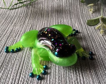 Ornement grenouille, cadeau grenouille, statue d'amphibiens, décoration alternative, cadeau insolite, décoration grenouille, figurine grenouille, grenouille verte, ornement crapaud