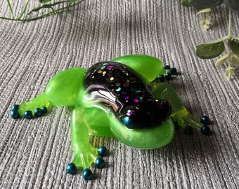 Frog Ornament, Frog Gift, Amphibian statue, Alternative home decor, Unusual Gift, Frog Decoration, Frog Figurine, Green Frog, Toad Ornament