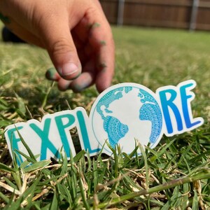 Esplora decalcomania, impermeabile per bici da fiaschetta, regalo per viaggiatori, idea regalo estiva, salva la terra, consapevolezza del cambiamento climatico