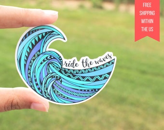 Naklejka Ride the Waves - pomysł na prezent dla dziecka w wodzie surfingowej