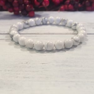 Howlite bracelet, 6mm grade A Howlite bracelet, small bead stacking bracelet, healing stones for calming, nurturing and spiritual awareness