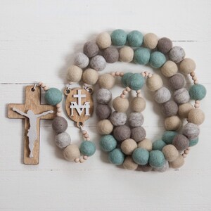 QUEEN OF IRELAND Wall Rosary Catholic Rosary Felt Ball Rosary Wall Rosary Baptism Gift Catholic Gift First Communion Rosary image 7