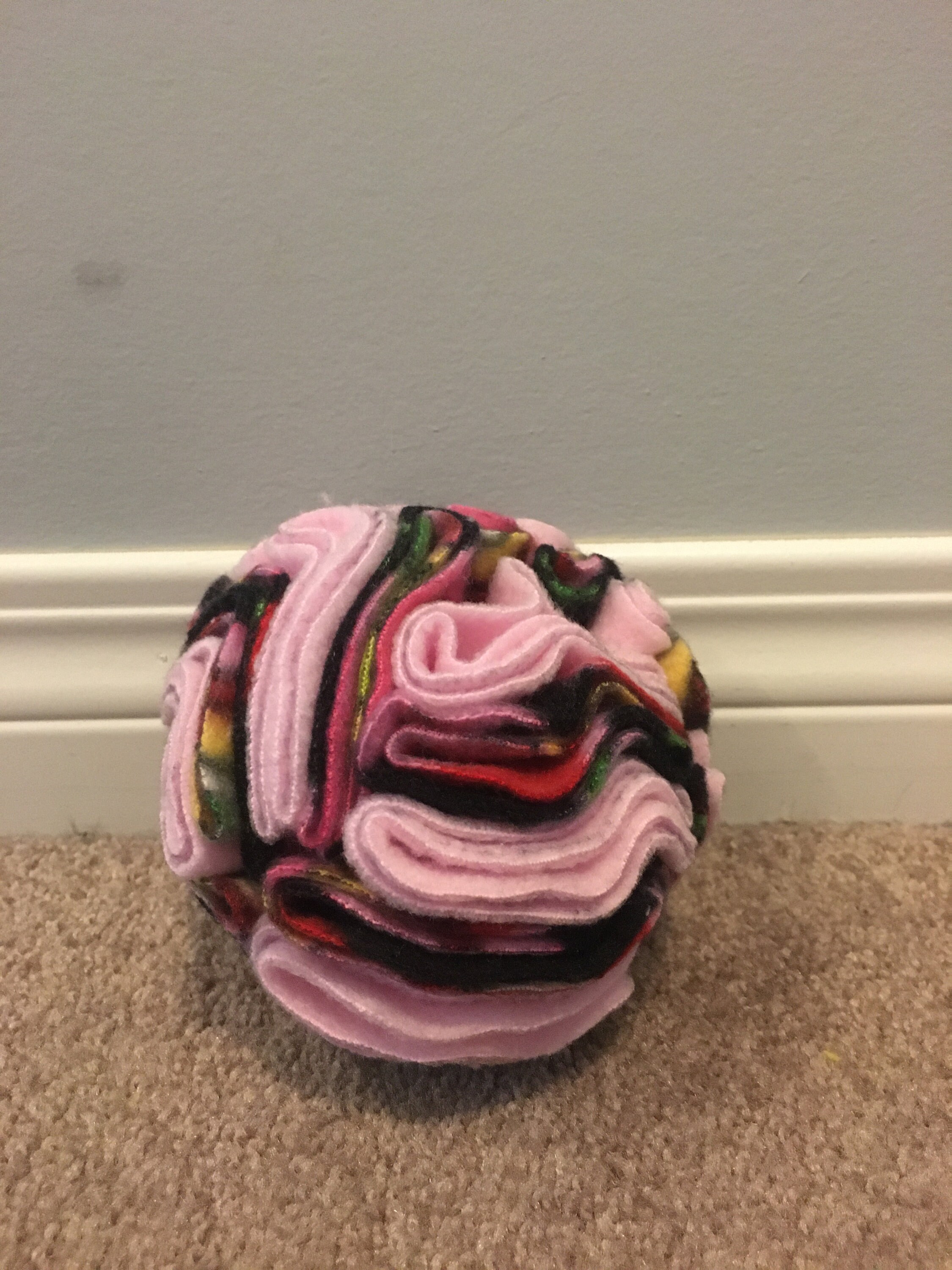 Snuffle Ball Für Hunde – Interaktives Suchspiel Mit Leckerli-Versteck Für Mittelgroße Rassen