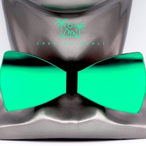 Green Bowtie, Green bow tie, Mirror Tie, Unique Tie, Womens Bowtie, Mens Bowtie, Anniversary Gift, Wood Bowtie, Wedding Gift, Best Man Gift