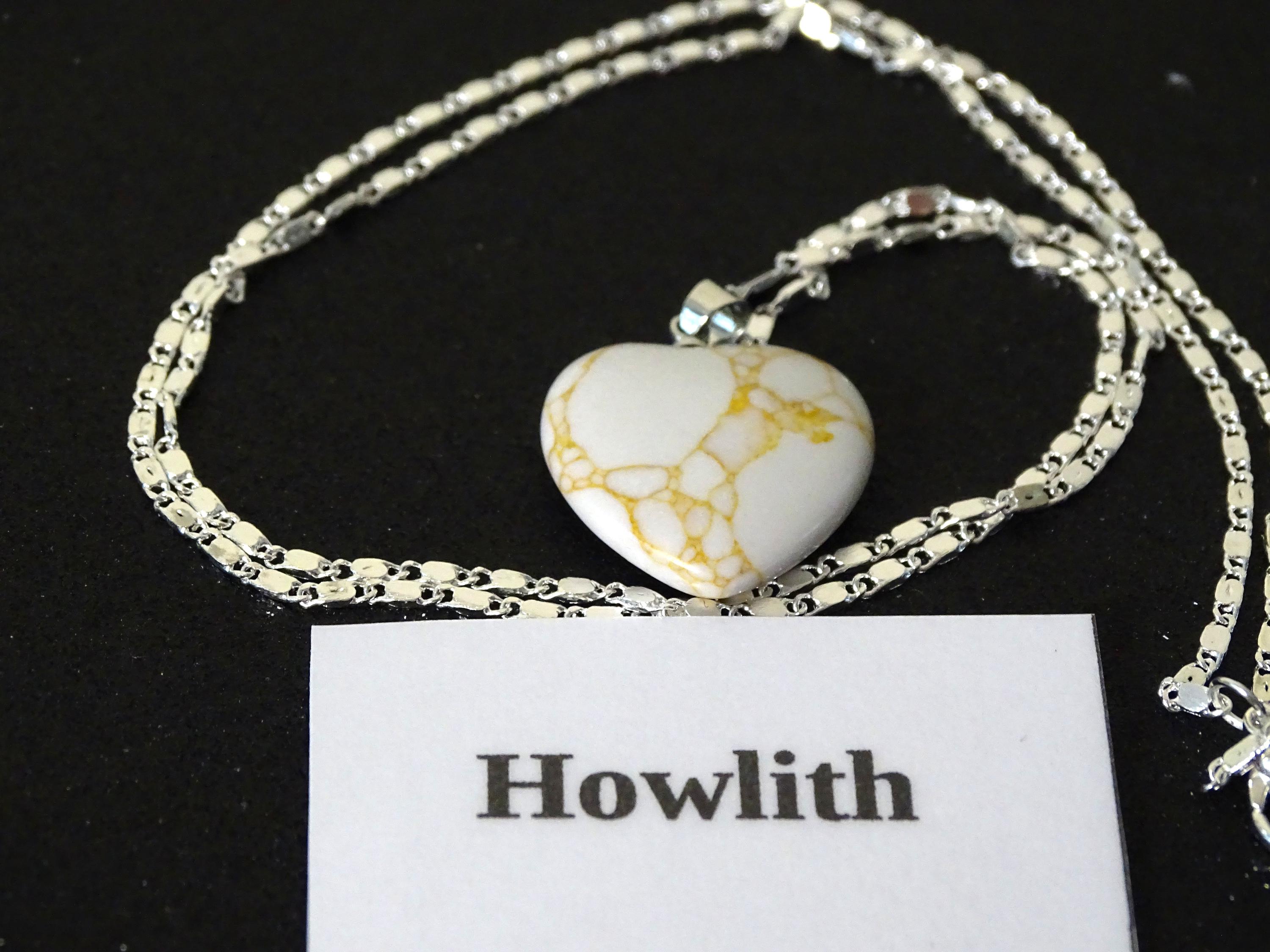 Ciondolo in argento 925 con Howlite canadese, 3,98ct