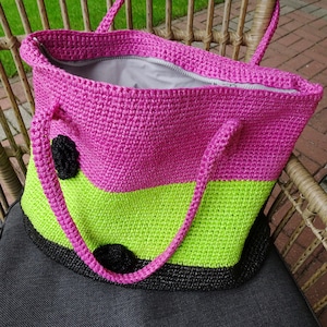Bunte handgemachte gehäkelte Strandtasche mit Baumwollfutter und Griffen aus Öko-Leder – Sommer-Schultertasche, maschinenwaschbar