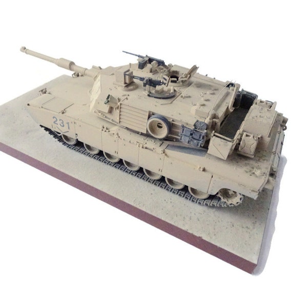 M1A1エイブラムス戦車モデル – コレクターやジオラマ向けの1:35