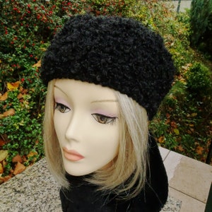 Handmade Chunky Crochet Black Wool Beret - Warm Winter Bucket Hat for Women