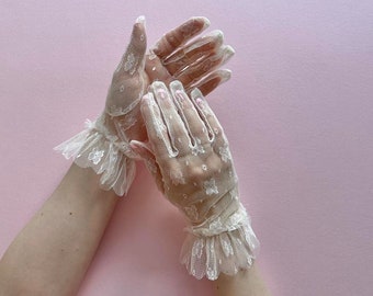 Dainty Ivory Cream White Lace Gloves with Scalloped Lace Ruffled Cuffs