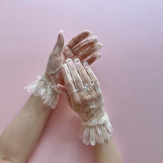 Cream lace gloves uk sale